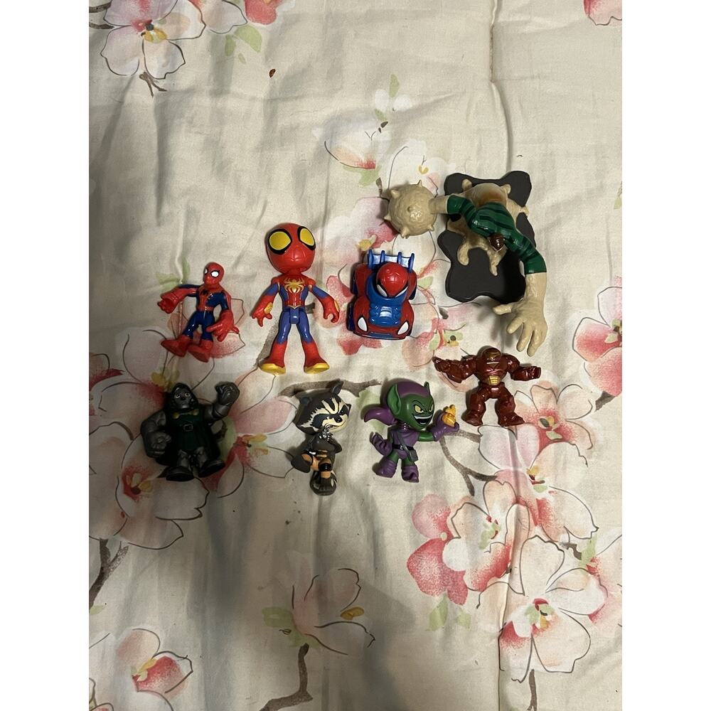 Marvel Spider Man, Iron Man, Sandman, Dr Doom, Rocket Raccoon 8 Pieces